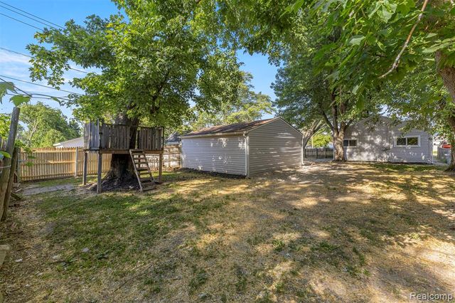 8279 Hugh Street, Westland, MI 48185