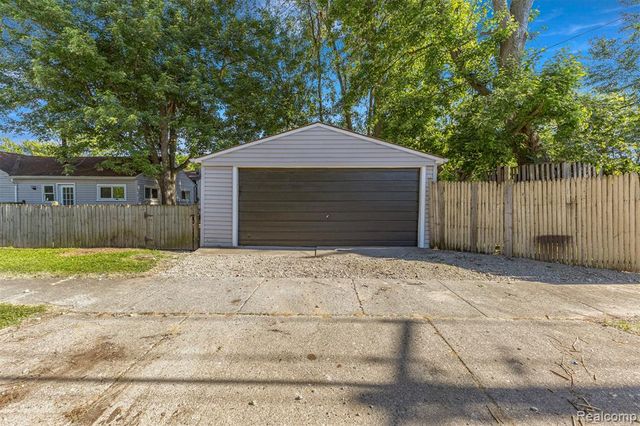 8279 Hugh Street, Westland, MI 48185