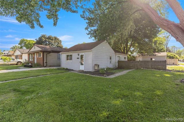 8279 Hugh Street, Westland, MI 48185