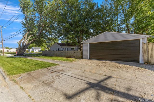 8279 Hugh Street, Westland, MI 48185