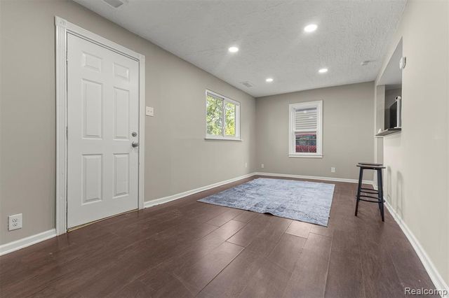 8279 Hugh Street, Westland, MI 48185