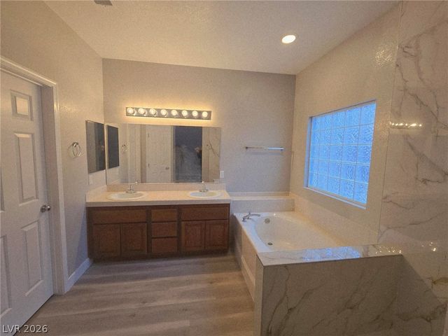 3212 Cambridge Hollows Court, Las Vegas, NV 89135