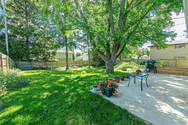 2514 N OWAISSA STREET, Appleton, WI 54911