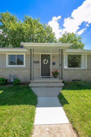2514 N OWAISSA STREET, Appleton, WI 54911