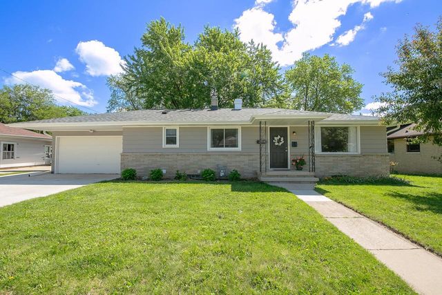 2514 N OWAISSA STREET, Appleton, WI 54911