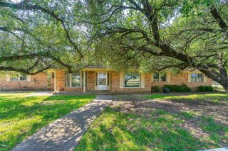 1051 Fm 67, Covington, TX 76636