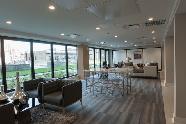 847 CHICAGO Avenue 814, Evanston, IL 60202