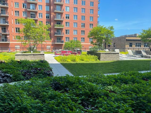 847 CHICAGO Avenue 814, Evanston, IL 60202