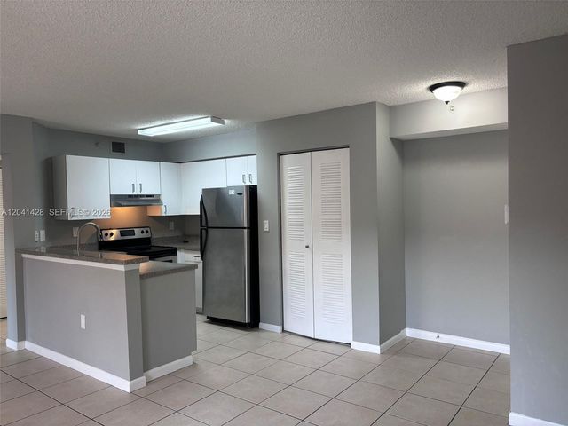 761 N Pine Island Road 203, Plantation, FL 33324