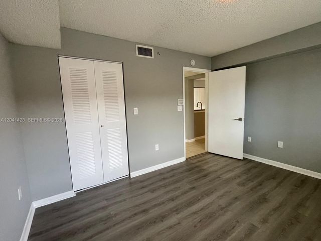 761 N Pine Island Road 203, Plantation, FL 33324