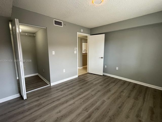 761 N Pine Island Road 203, Plantation, FL 33324