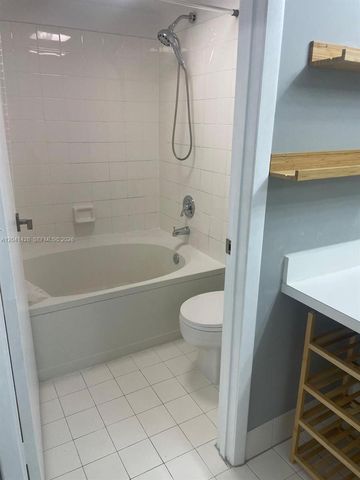 761 N Pine Island Road 203, Plantation, FL 33324