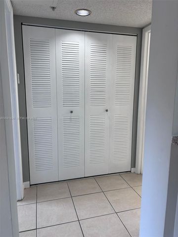 761 N Pine Island Road 203, Plantation, FL 33324