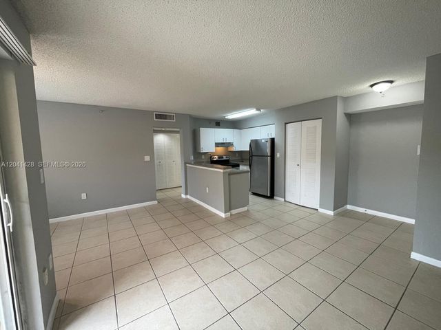 761 N Pine Island Road 203, Plantation, FL 33324