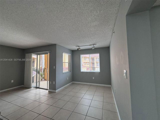 761 N Pine Island Road 203, Plantation, FL 33324
