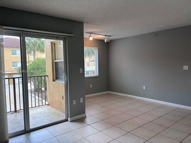 761 N Pine Island Road 203, Plantation, FL 33324