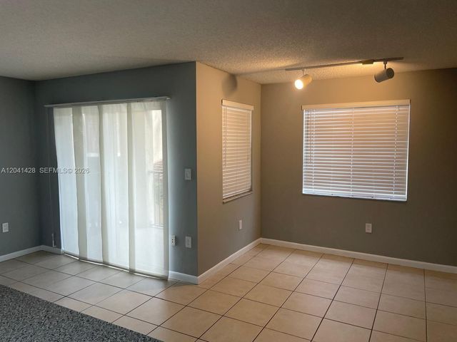 761 N Pine Island Road 203, Plantation, FL 33324
