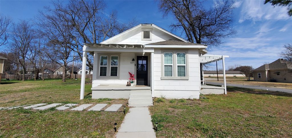 631 E Murray Street, Denison, TX 75021