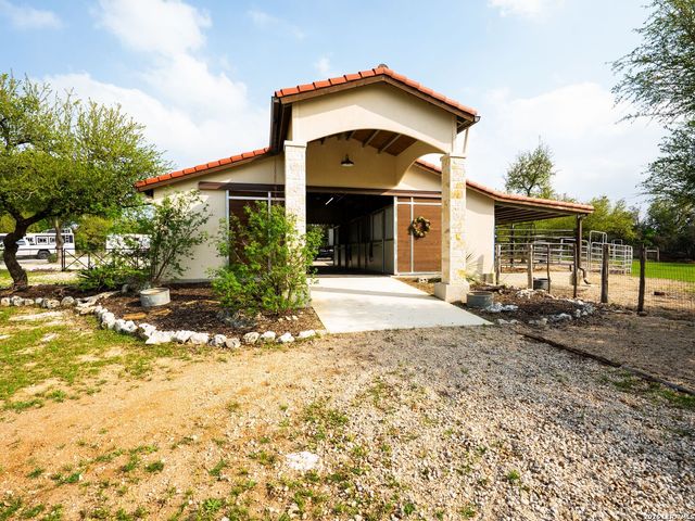 376 San Marcos Trail, New Braunfels, TX 78132
