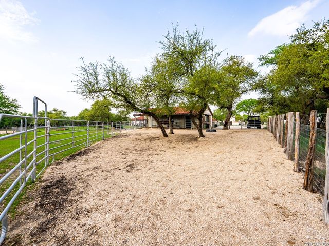 376 San Marcos Trail, New Braunfels, TX 78132