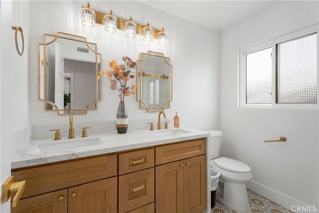16542 Los Verdes, Huntington Beach, CA 92649
