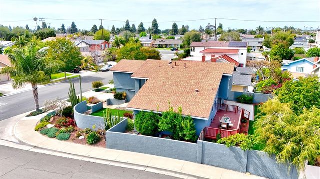 16542 Los Verdes, Huntington Beach, CA 92649