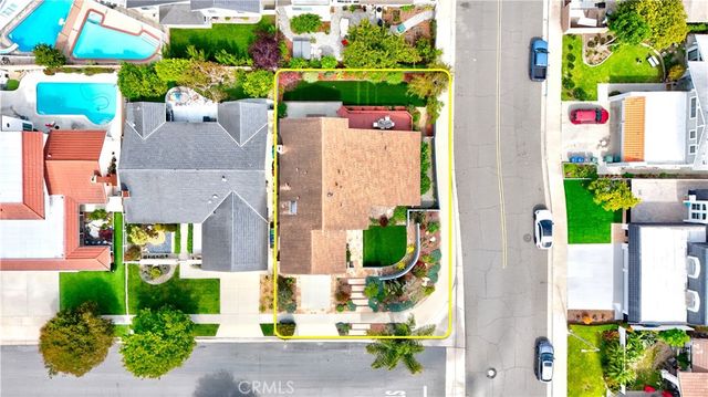 16542 Los Verdes, Huntington Beach, CA 92649