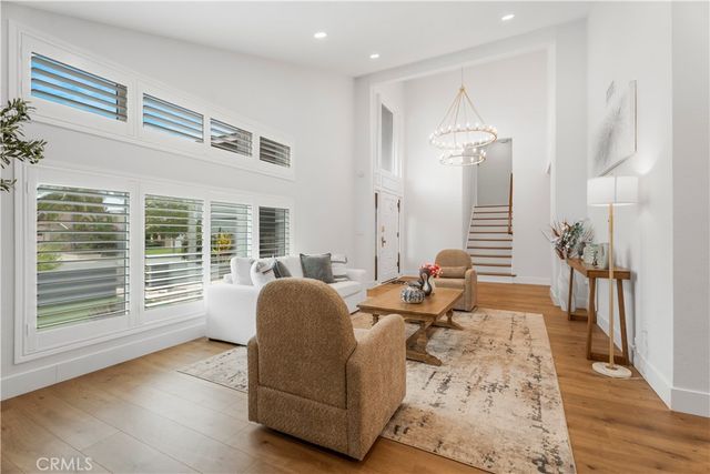 16542 Los Verdes, Huntington Beach, CA 92649