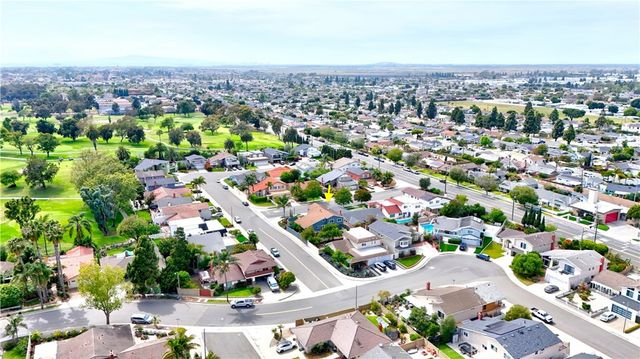 16542 Los Verdes, Huntington Beach, CA 92649