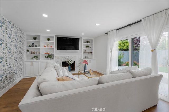 16542 Los Verdes, Huntington Beach, CA 92649