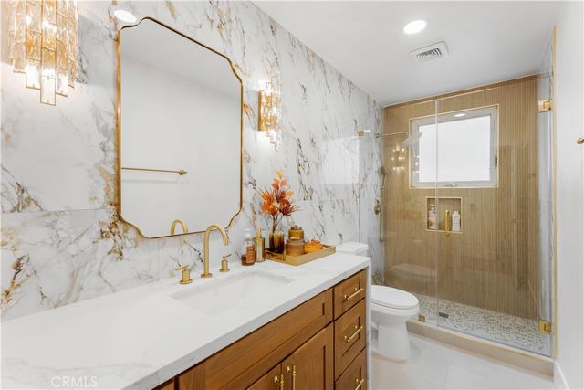 16542 Los Verdes, Huntington Beach, CA 92649