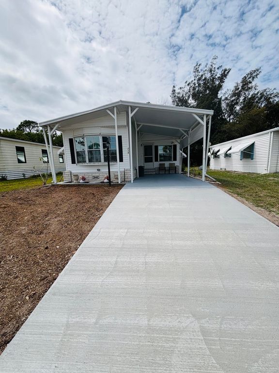 238 W Caribbean, Port St. Lucie, Port St Lucie, FL 34952