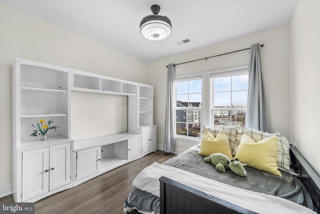 42240 GRAVES MOUNTAIN TER, Chantilly, VA 20152