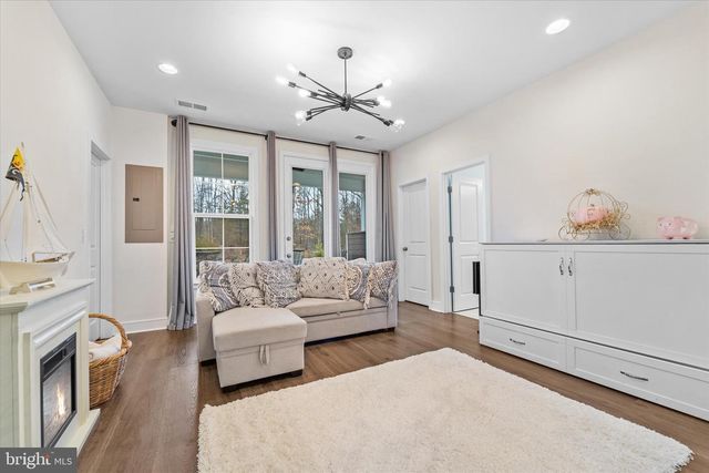 42240 GRAVES MOUNTAIN TER, Chantilly, VA 20152