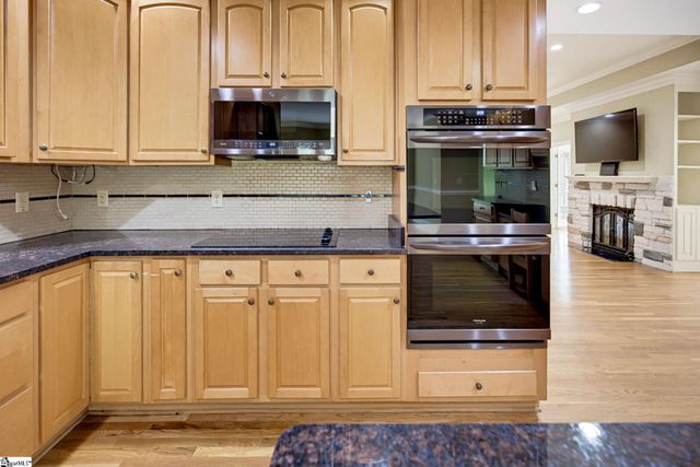 301 Glen Meadows Drive, Simpsonville, SC 29680