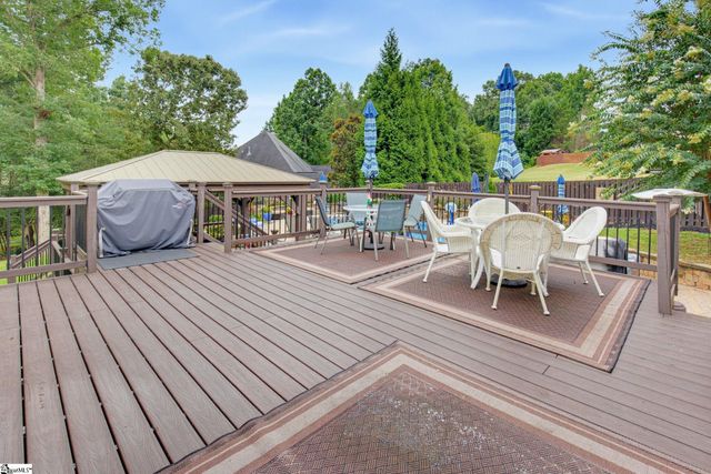 301 Glen Meadows Drive, Simpsonville, SC 29680