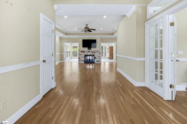 301 Glen Meadows Drive, Simpsonville, SC 29680