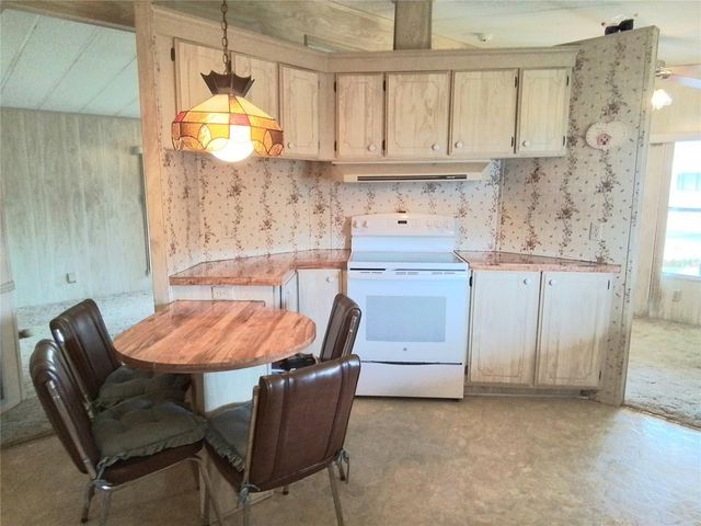 915 MARK ROAD, Leesburg, FL 34748