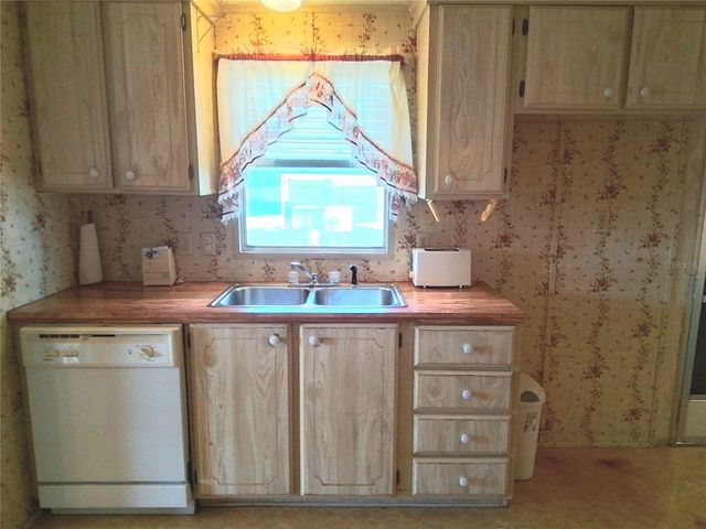 915 MARK ROAD, Leesburg, FL 34748