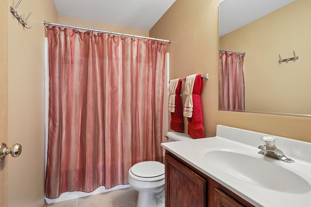 31 Kenilworth Avenue, Romeoville, IL 60446