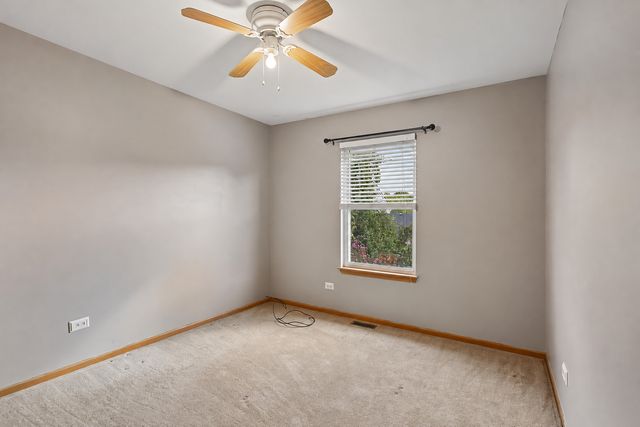 31 Kenilworth Avenue, Romeoville, IL 60446