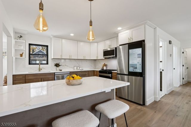 230 Pinehurst Ave, Scotch Plains Twp., NJ 07076