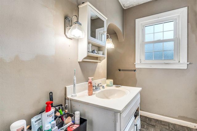 300 N 28th Street, Belleville, IL 62226