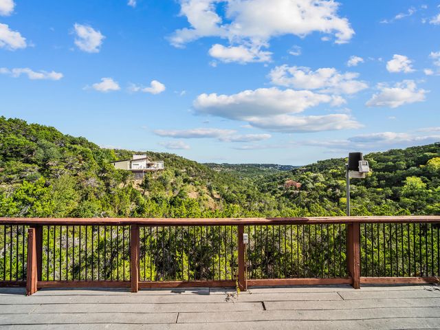 1302 Circle Ridge DR, West Lake Hills, TX 78746