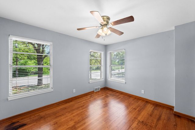1330 S Pecan Street, Arlington, TX 76010