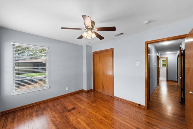 1330 S Pecan Street, Arlington, TX 76010