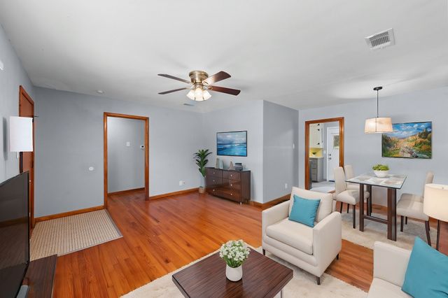 1330 S Pecan Street, Arlington, TX 76010