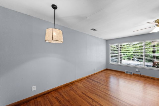 1330 S Pecan Street, Arlington, TX 76010