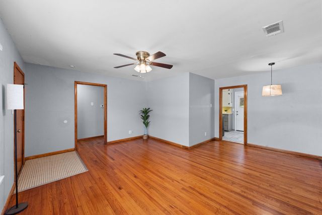1330 S Pecan Street, Arlington, TX 76010