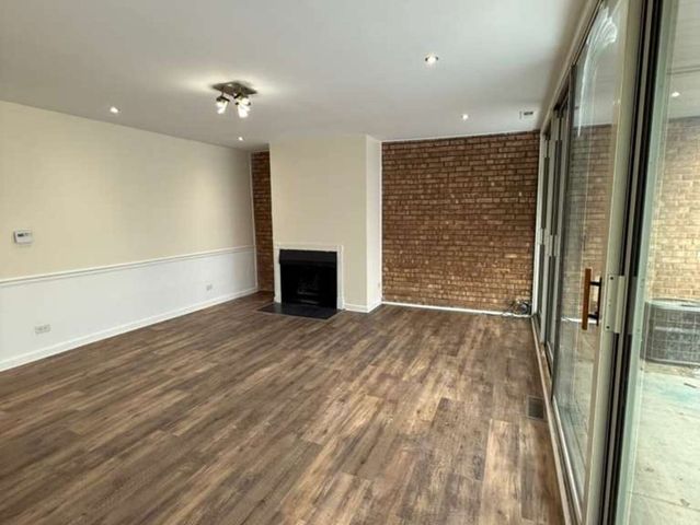 5900 FOREST VIEW Road 1A, Lisle, IL 60532